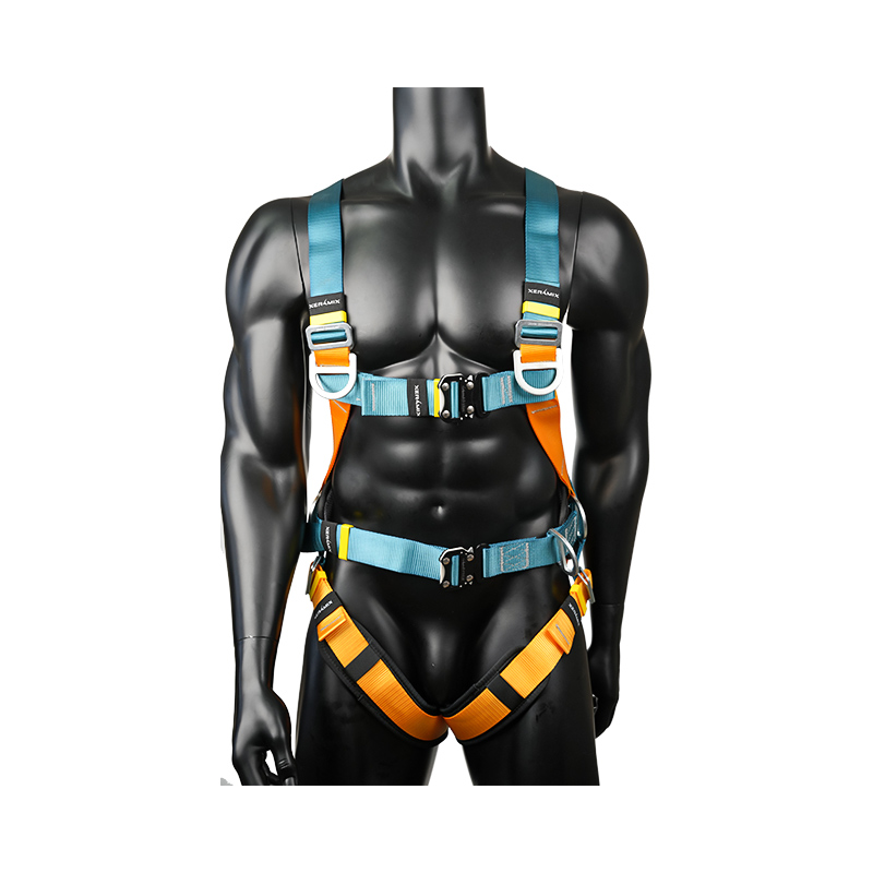 KA02 6 D krúžky, 2 rýchloupínacie spony, veľká bedrová vložka, konštrukcia celého tela strešný bezpečnostný postroj